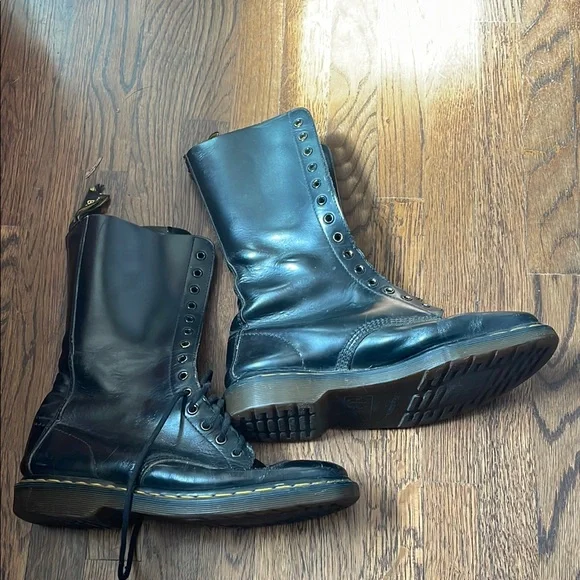 Vintage dr martens 14 hole doc boots, black, size 10 - Picture 1 of 16
